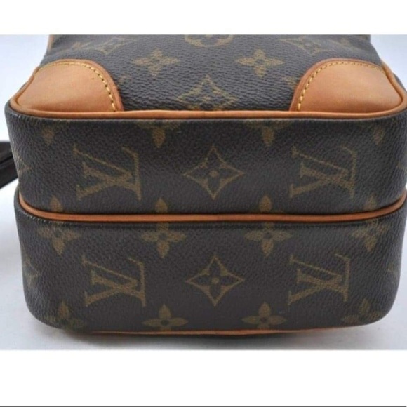 Amazon Crossbody Bag. The bag has the date code inside and designer Id of 871TH - Picture 5 of 12